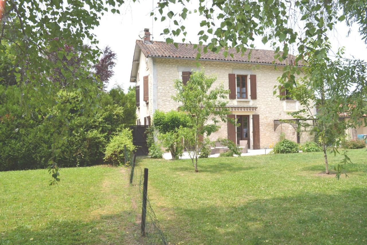 Les Bruyeres B&B Montbron Εξωτερικό φωτογραφία